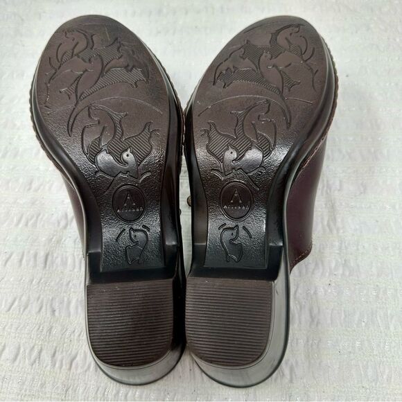 Clark’s Leather Clogs- Size 8 - Picture 12 of 13